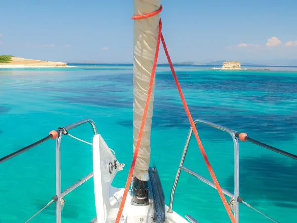 Watersports_Sailing-scaled-e1664327759362.jpg